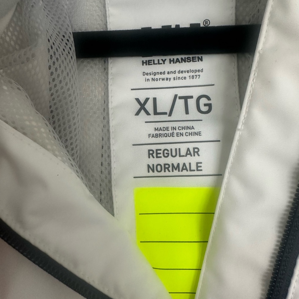 Helly Hansen Women’s White Performance Jacket with Black Accents - Picture 4 of 4